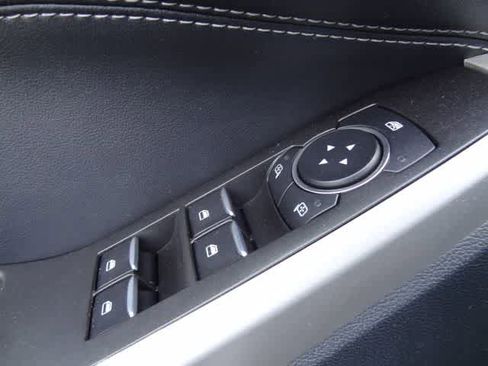 Used 2024 Ford Explorer XLT w/ Equipment Group 202A AWD/4WD image 19
