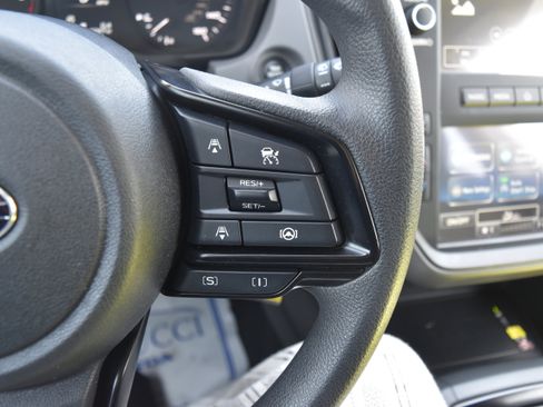 Used 2025 Subaru Crosstrek 2.0i AWD/4WD image 17