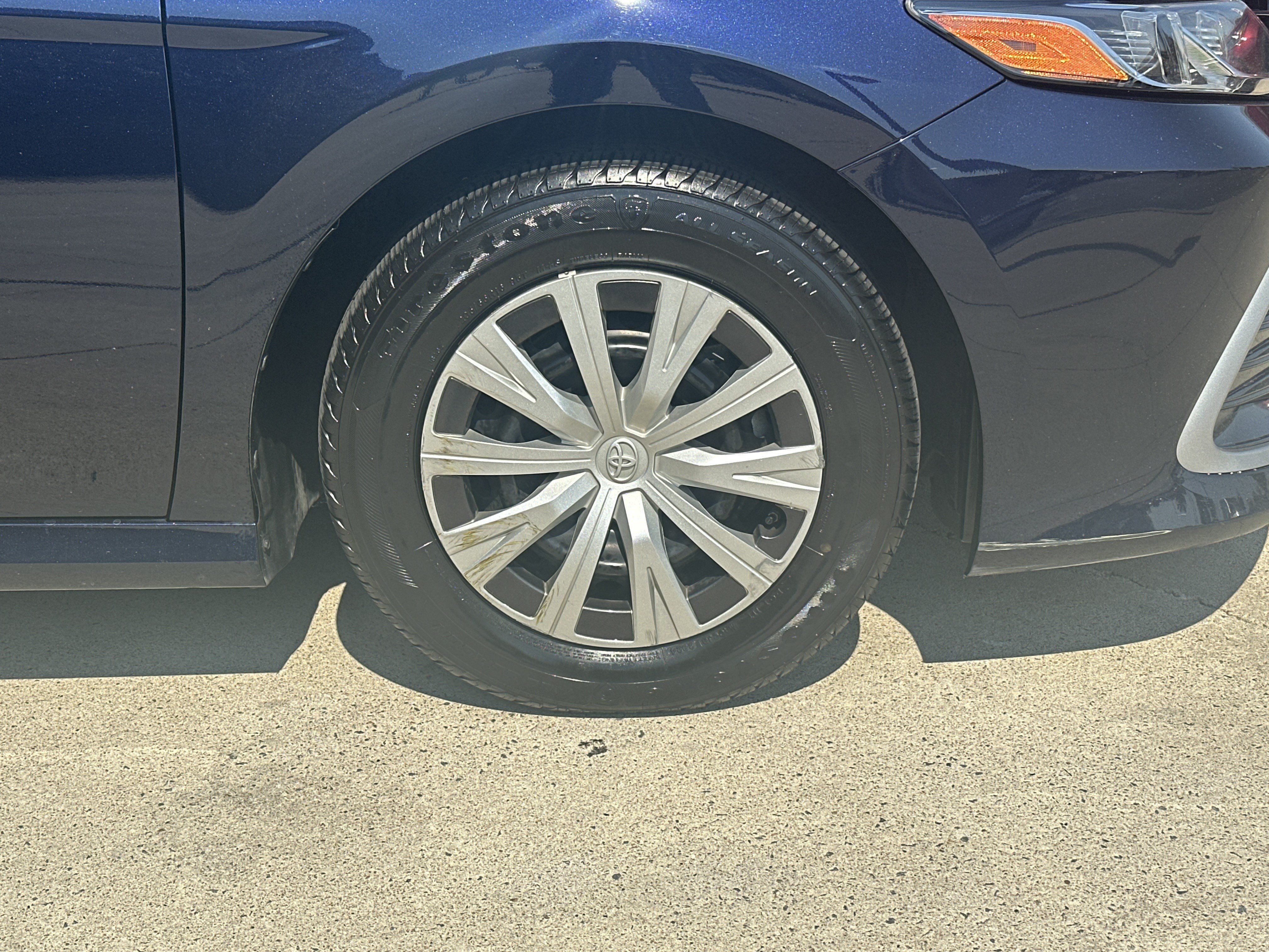 Used 2022 Toyota Camry LE FWD image 34