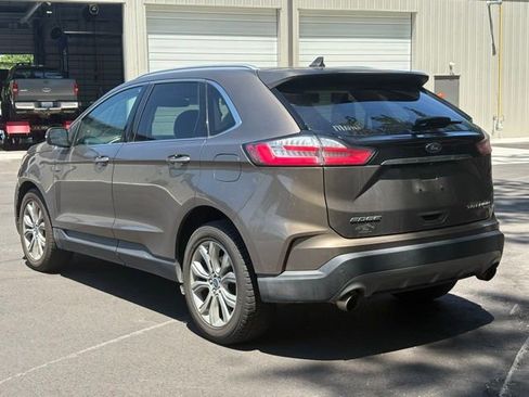Used 2019 Ford Edge Titanium FWD image 3