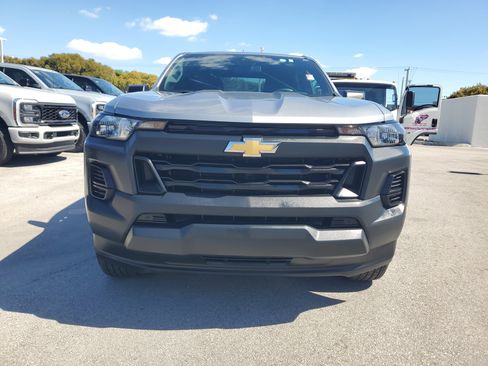 Used 2023 Chevrolet Colorado W/T image 2