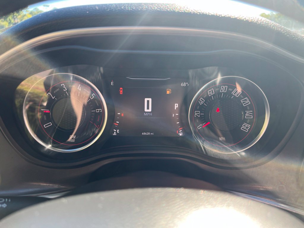 Used 2021 Dodge Challenger SXT RWD image 9