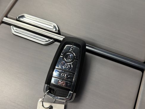Used 2025 Lincoln Navigator Reserve AWD/4WD image 23