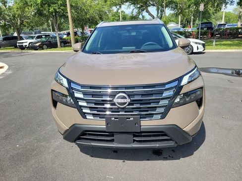 Used 2024 Nissan Rogue SV w/ SV Premium Package AWD/4WD image 5