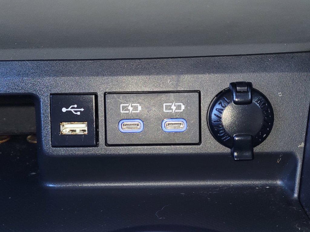 Used 2022 Toyota Highlander L FWD image 17