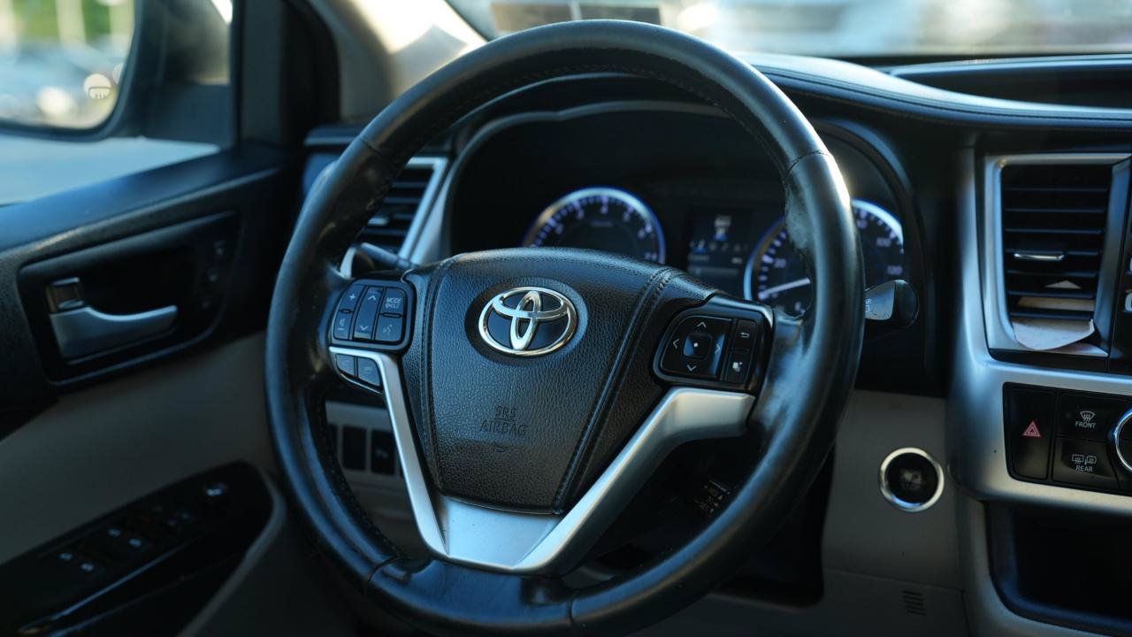 Used 2015 Toyota Highlander Limited AWD/4WD image 13
