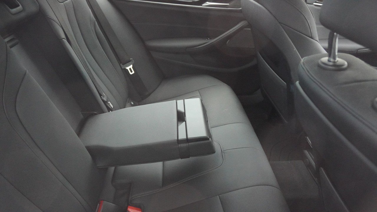 Used 2023 BMW 540i w/ M Sport Package RWD image 11