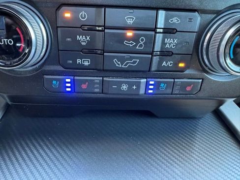 Used 2020 Ford F150 Lariat w/ Equipment Group 502A Luxury AWD/4WD image 24