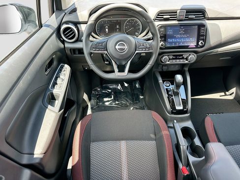 New 2025 Nissan Versa SR w/ Trunk Package image 15