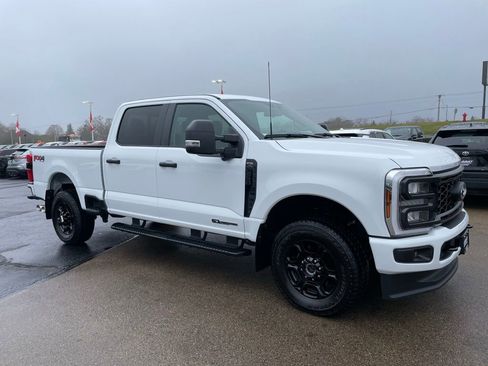 Used 2024 Ford F250 XL w/ STX Appearance Package AWD/4WD image 2