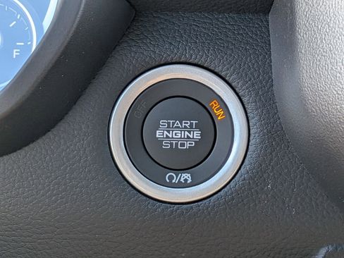 New 2026 RAM 1500 4x4 Crew Cab image 18