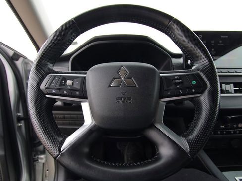 Used 2024 Mitsubishi Outlander SE image 19