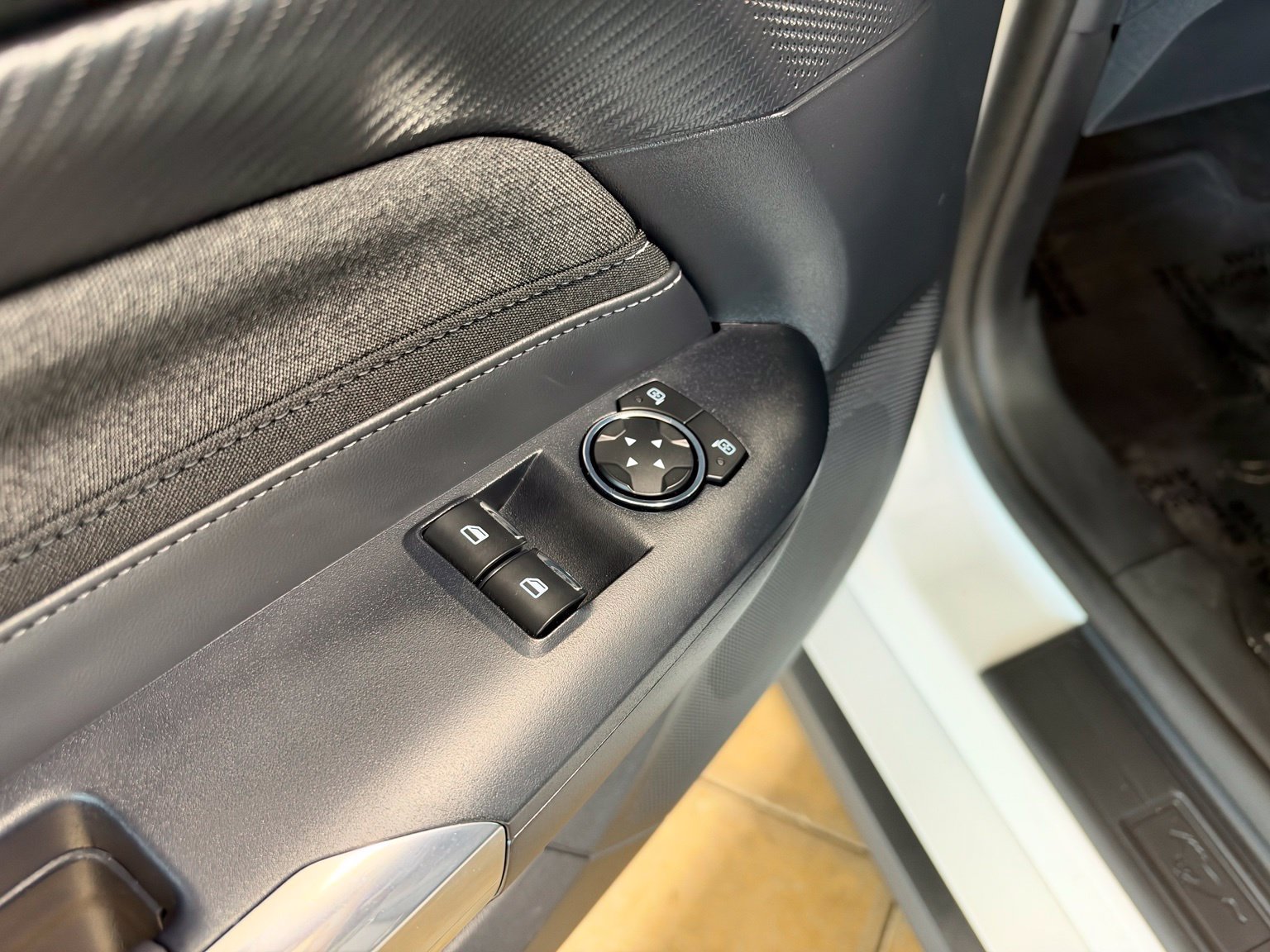 Used 2024 Ford Mustang Coupe RWD image 8