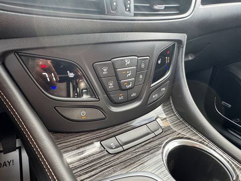 Used 2017 Buick Envision Premium AWD/4WD image 26