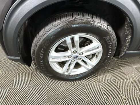 Used 2020 Ford Explorer XLT w/ Equipment Group 202A AWD/4WD image 9