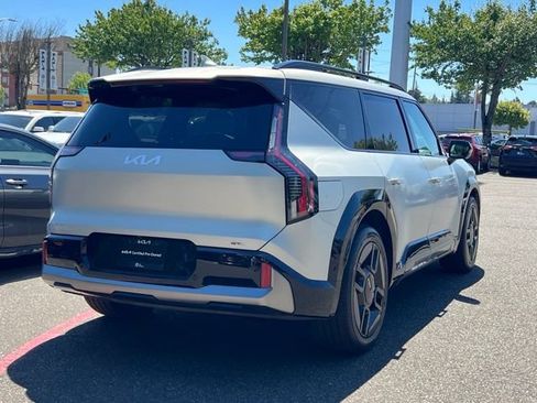 Certified 2024 Kia EV9 GT-Line AWD/4WD image 7