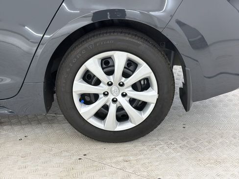 Used 2025 Toyota Corolla LE image 11