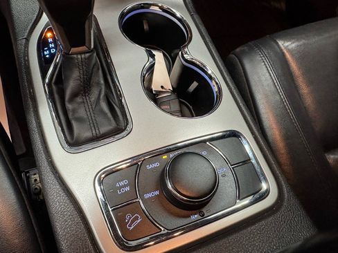 Used 2019 Jeep Grand Cherokee Limited AWD/4WD image 20