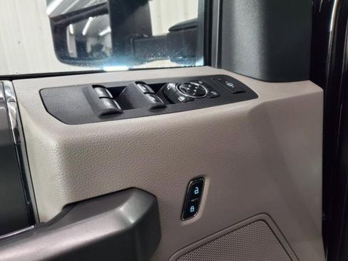 Used 2017 Ford F250 XLT w/ XLT Premium Package image 11
