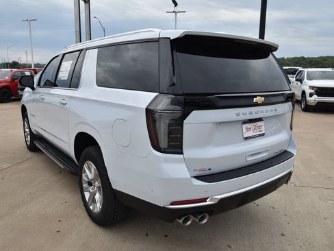 New 2026 Chevrolet Suburban Premier image 6