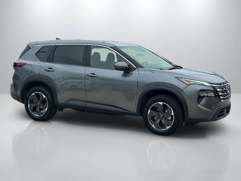 Used 2025 Nissan Rogue SV FWD image 4