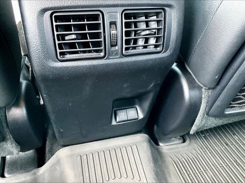 Used 2022 Toyota 4Runner Limited AWD/4WD image 10