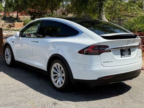 Used 2016 Tesla Model X 90D image 37