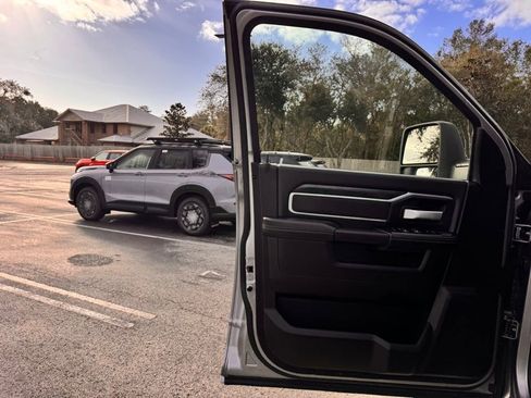 Used 2024 RAM 2500 Big Horn image 36