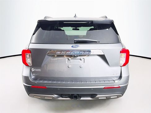 Used 2023 Ford Explorer XLT w/ Equipment Group 202A AWD/4WD image 6