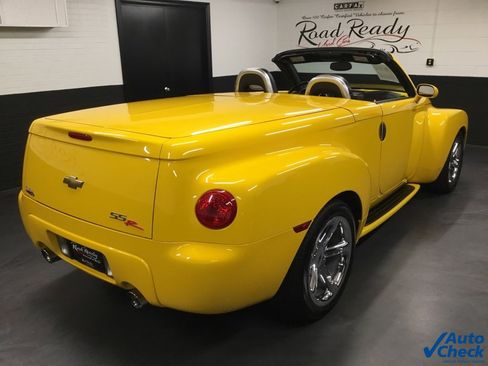 Used 2003 Chevrolet SSR w/ Preferred Equipment Group image 11