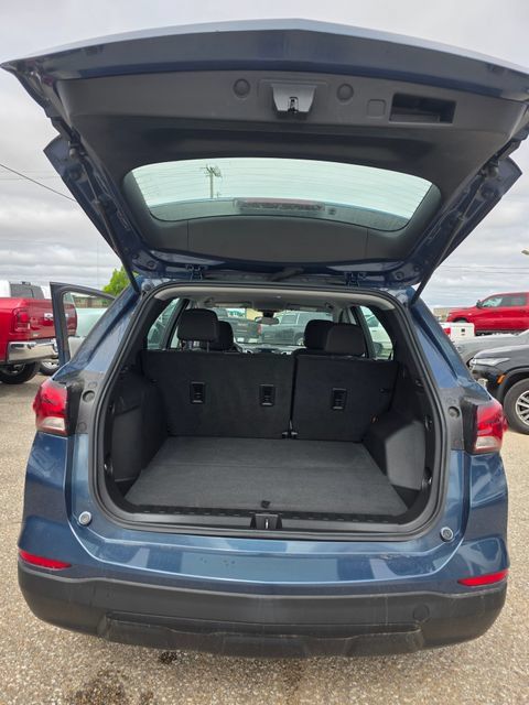 Used 2024 Chevrolet Equinox LS FWD image 11