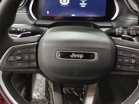 New 2026 Jeep Grand Cherokee Limited w/ Limited Altitude Package AWD/4WD image 35