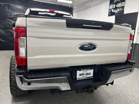 Used 2017 Ford F250 Lariat w/ Lariat Ultimate Package AWD/4WD image 5