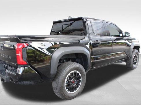 Certified 2025 Toyota Tacoma TRD Off-Road w/ TRD Off Road Upgrade Package AWD/4WD image 16