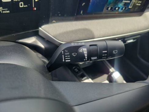 Used 2025 Nissan Kicks SV FWD image 21