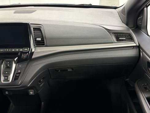 Certified 2024 Honda Odyssey Sport image 29