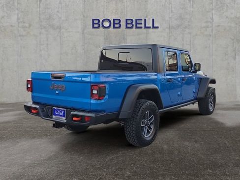 Used 2024 Jeep Gladiator Mojave w/ Convenience Group AWD/4WD image 5