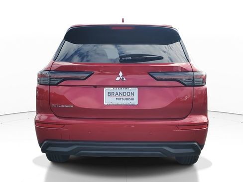 New 2026 Mitsubishi Outlander ES image 6