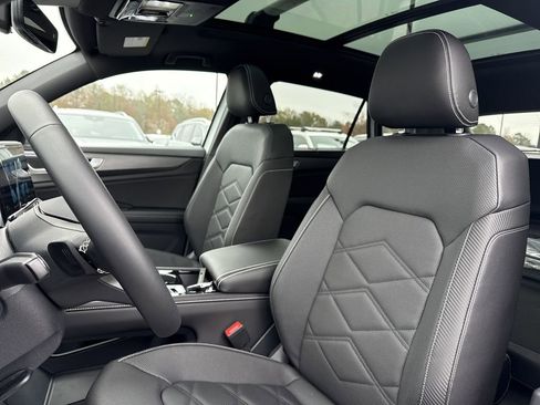 New 2026 Volkswagen Atlas Cross Sport SE FWD image 12