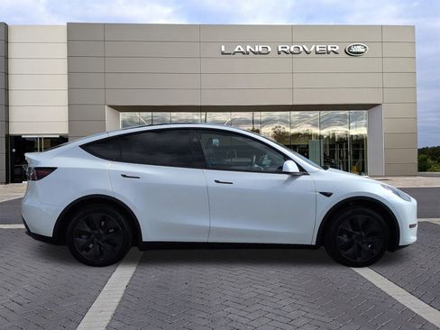 Used 2025 Tesla Model Y Long Range image 4