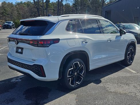 New 2026 Volkswagen Tiguan SEL R-Line image 2