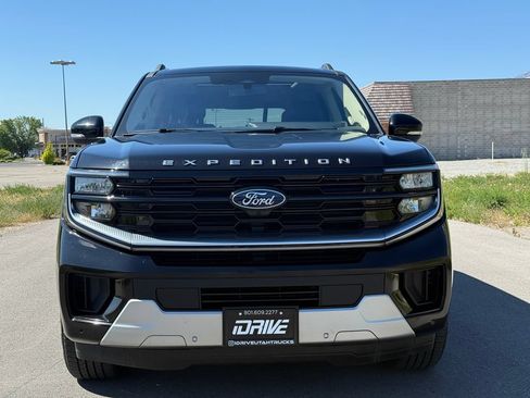 Used 2025 Ford Expedition Platinum AWD/4WD image 7