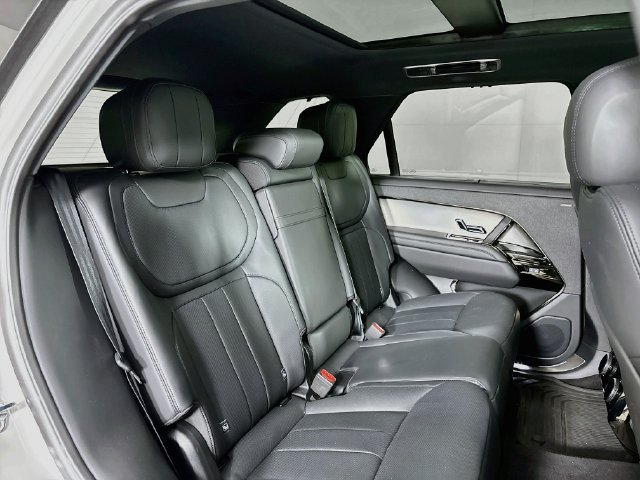 Used 2025 Land Rover Range Rover Sport SE AWD/4WD image 27