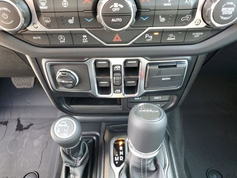 New 2025 Jeep Gladiator Sport image 38