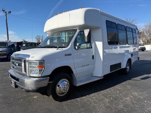 Used 2012 Ford E-450 and Econoline 450 Super Duty w/ Shuttle Bus Prep Pkg image 2