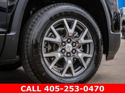 Used 2023 GMC Acadia SLE FWD image 9