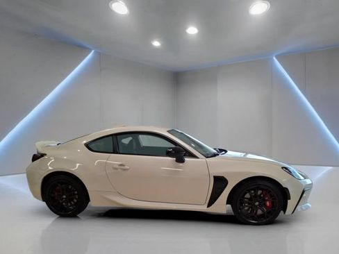 Used 2025 Toyota GR86 Premium w/ Performance Package RWD image 18