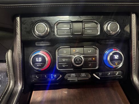 Used 2023 GMC Yukon Denali Ultimate AWD/4WD image 22