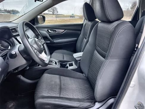 Used 2017 Nissan Rogue S image 11