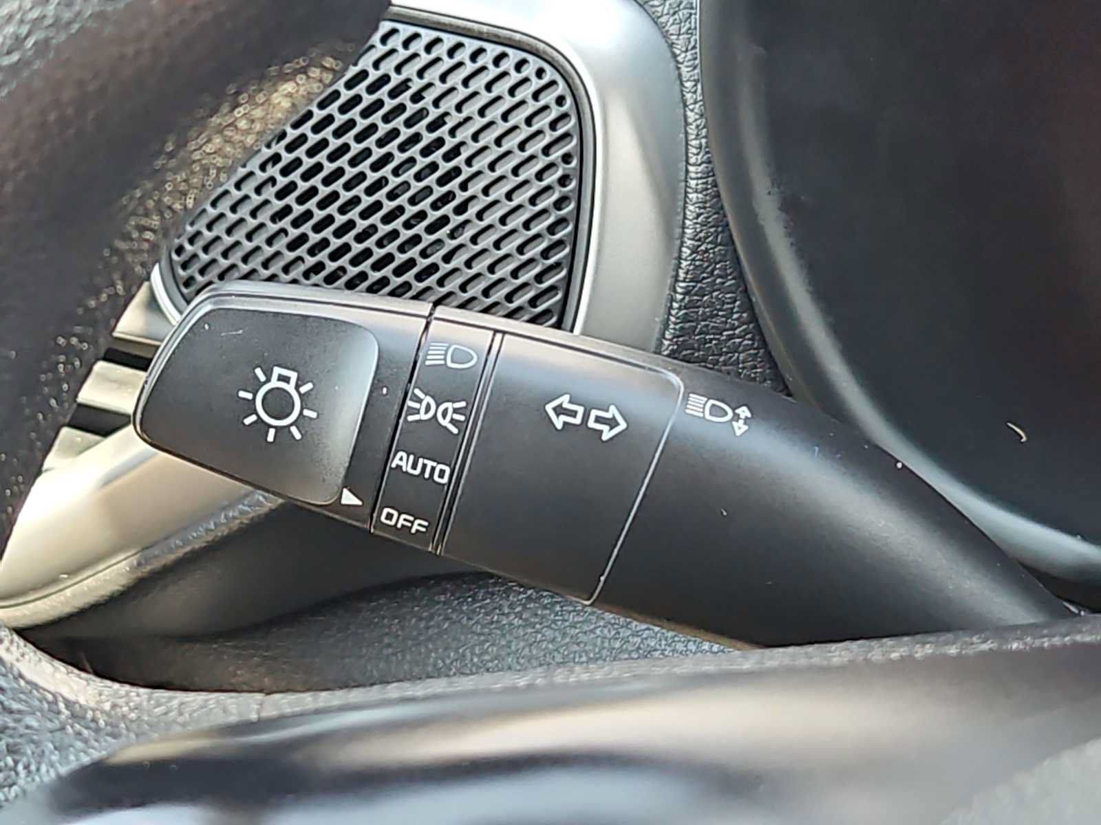 Used 2020 Kia Soul LX FWD image 24
